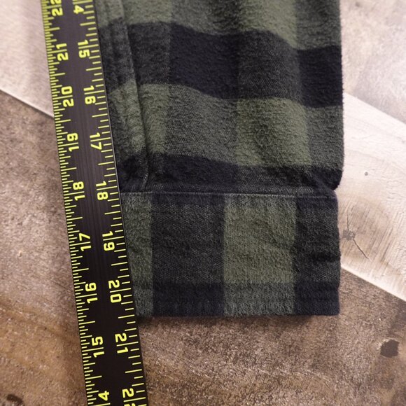 L.L.Bean Men’s Chamois Shirt Slightly Fitted Green Black Buffalo Plaid Flannel - Picture 6 of 8